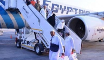 "مصر للطيران" تنقل 900 حاج على متن 7 رحلات