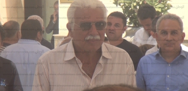 وزراء سابقون في عزاء والدة الدكتور أحمد نظيف بمسجد الشرطة
