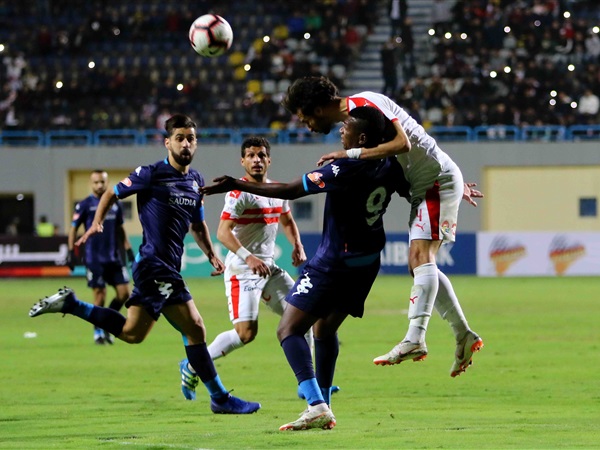 ميتشو يحرم اللاعبين من مواقع التواصل قبل مواجهة نهائي الكأس