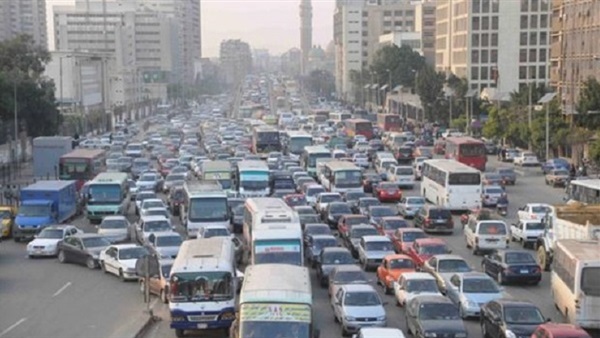كثافات مرورية متحركة بمحاور القاهرة والجيزة