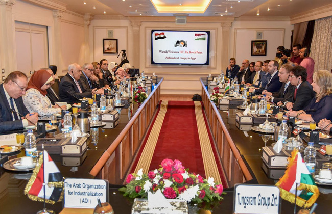 شراكة بين "العربية للتصنيع" ومجموعة مجرية لنقل التكنولوجيا| صور