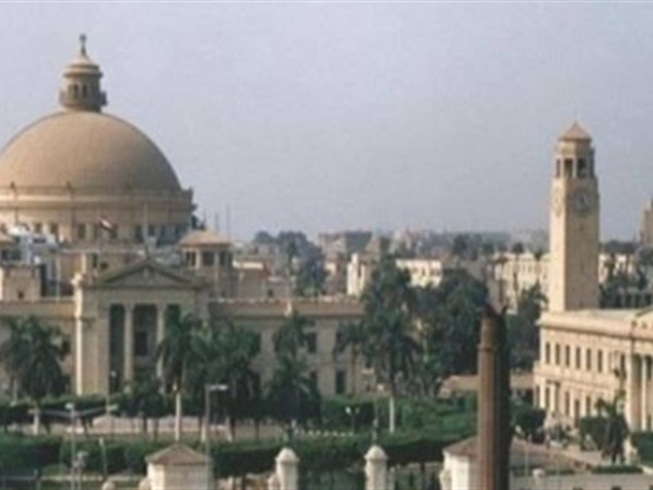 الجامعات تبدأ العام الدراسي الجديد بأداء تحية العلم