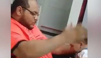 معنِّف طفلته يعتذر: المقطع قديم.. وكنت أمرُّ بحالة نفسية (فيديو)