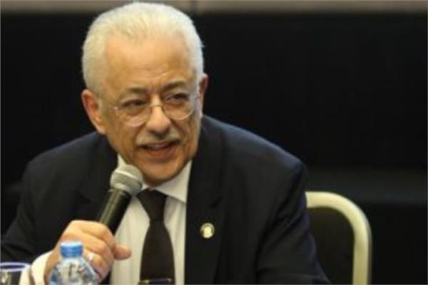 ماذا وراء قرار "شوقي" بقصر ملكية الأجانب في المدارس الدولية علي 20%؟