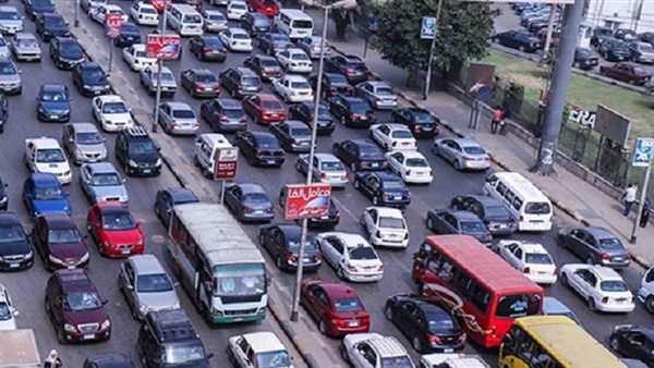 تكدسات مرورية بمحاور وميادين القاهرة والجيزة
