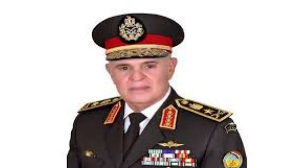 رئيس الأركان يشهد إجراءات تفتيش الحرب بإحدى وحدات المنطقة الجنوبية