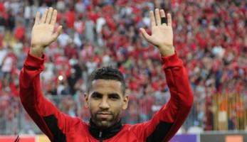 مؤمن زكريا يصرف جزء من مستحقاته المتأخرة من الأهلي