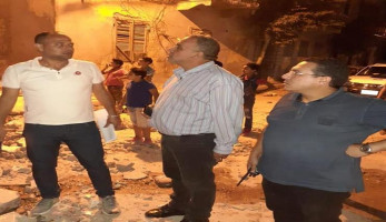 بالصور- انهيار عقار وسط الإسكندرية.. ولجنة لفحص العقارات المجاورة