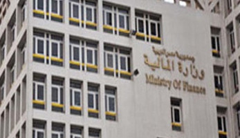 المالية: رفع الحد الأدنى للأجور من 1200 جنيه إلى 2000 سيبدأ من الشهر المقبل
