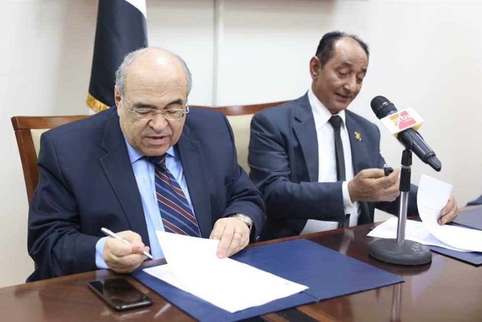 «بطاريات الصواريخ الإسرائيلية تُحيط بالسد».. مصطفى الفقي يتحدث عن أزمة سد النهضة