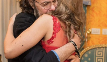 إيمي طلعت زكريا تنشر صورة بصحبة والدها وتعلق: فخورة أني بنتك