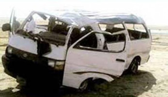 إصابة 14 مواطنا في حادث انقلاب سيارة ميكروباص بطريق "رأس غارب - الغردقة"