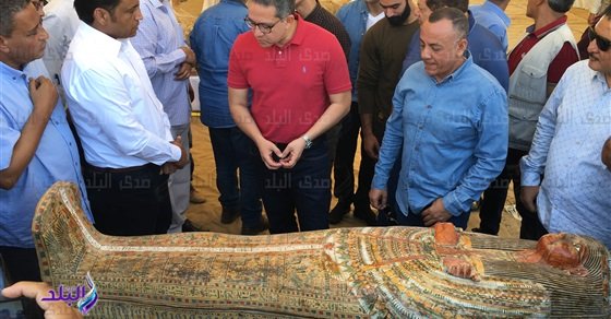 بحضور حواس.. انطلاق مؤتمر الإعلان عن تفاصيل خبيئة توابيت العساسيف .. صور