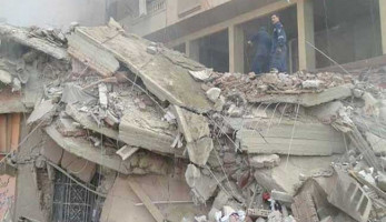 انهيار جزئي لعقار بالخليفة وإخلائه من السكان