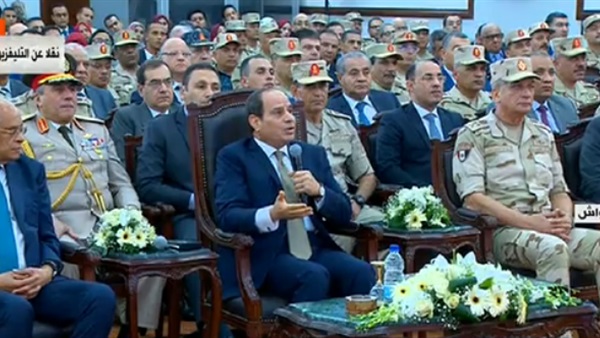 السيسي: "هنفتتح مشروعاتنا.. واللي يزعل يتفلق"