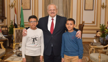 الطفل المعجزة يتحدث لأول مرة ..ورئيس جامعة القاهرة يتخذ قرارا بشأنه