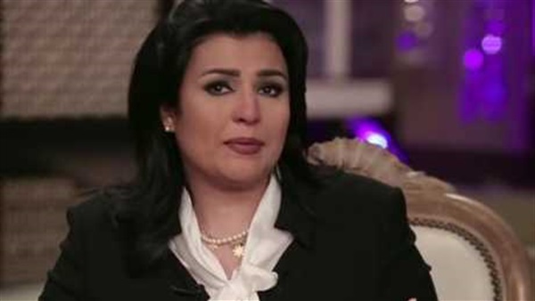 نوبة بكاء حارة لمنى الشاذلي على الهواء.. والسبب (فيديو)