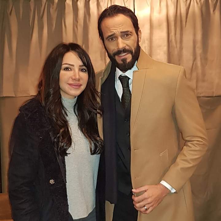 يوسف الشريف مهنئا زوجته على نجاح مسلسل "بلا دليل": فخور بيكي