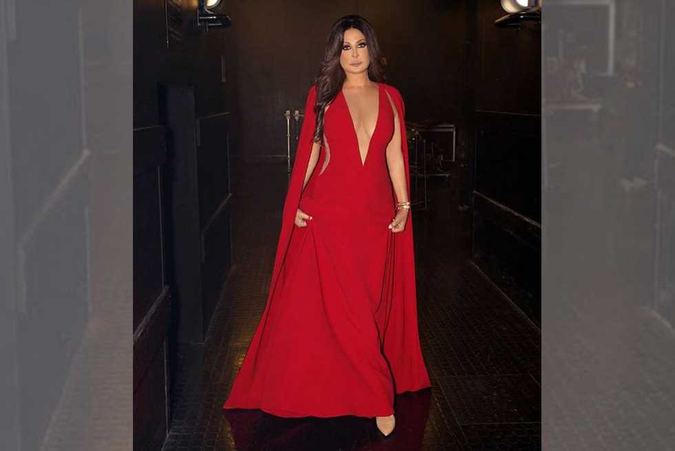 إليسا لجمهور حفلها في القاهرة: «وحشتونى»