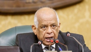 الحكومة فين .. عبد العال يهاجم غياب الوزراء عن جلسة البرلمان