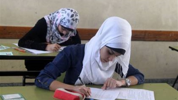 التعليم تطرح نماذج استرشادية لامتحانات "أولى وثانية ثانوي"