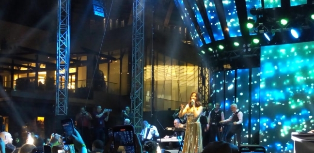 نانسي عجرم تشعل أجواء أبوظبي بحفل رأس السنة