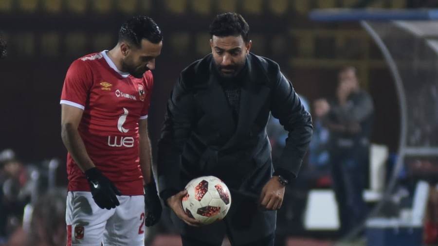 جماهير الأهلي تهتف: "اشرب يا ميدو الكرة في إيده" | فيديو