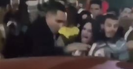 مزقوا ملابس الفتاة.. تحرش جماعي في المنصورة مع بداية السنة الجديدة.. صور