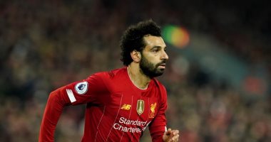 صفحات تنتقد محمد صلاح لغيابه عن حفل الكاف.. وإكرامى مدافعا: هجوم غير مبرر