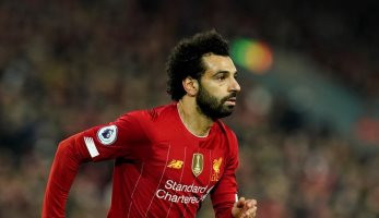 صفحات تنتقد محمد صلاح لغيابه عن حفل الكاف.. وإكرامى مدافعا: هجوم غير مبرر
