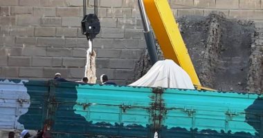 أول صور لبدء نقل تماثيل الكباش الأربعة من معابد الكرنك لتزيين ميدان التحرير
