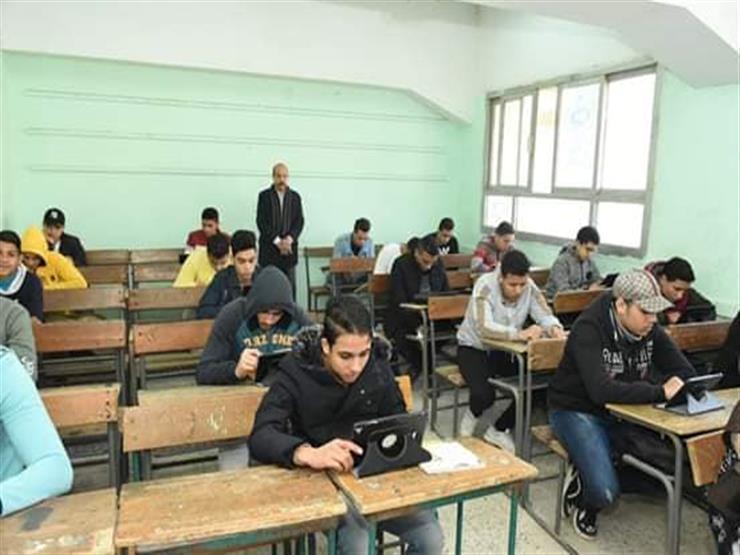 ورقي وإلكتروني.. تداول أسئلة وإجابات التاريخ لثانية ثانوي على فيسبوك