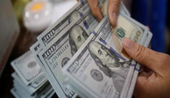 فقد 7 قروش في "أبو ظبي الإسلامي".. سعر الدولار ينخفض بالبنوك