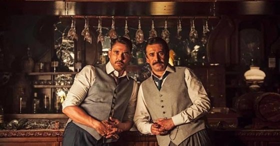 لسة مصاحبه قريب.. كريم عبد العزيز يتحدث عن علاقته بـ أحمد عز.. فيديو