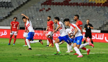 كيف رد اتحاد الكرة على نقل قمة الأهلي والزمالك لملعب برج العرب؟