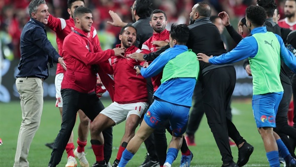 عاجل - تسريب عقوبات لاعبي الأهلي والزمالك بعد أحداث السوبر المصري