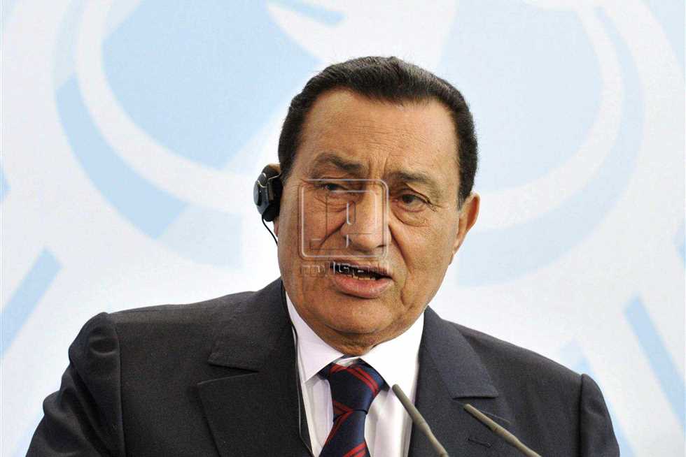 فبراير في حياة الرئيس الأسبق حسني مبارك.. شهر الترقي والتنحي والوفاة
