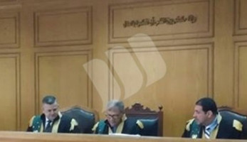 السجن 3 سنوات لأم عرضت ابنتها للبيع واستغلت ابنها في التسول