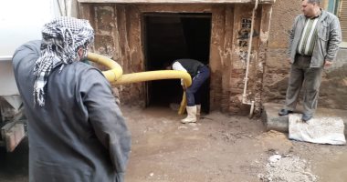 التنمية المحلية: استمرار حالة الطوارئ فى المحافظات لرفع مياه الأمطار
