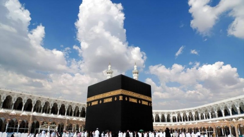 عاجل.. تعليق الدخول إلى السعودية للعمرة أو للسياحة مؤقتا بسبب كورونا