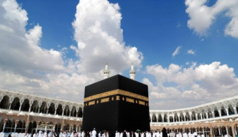 عاجل.. تعليق الدخول إلى السعودية للعمرة أو للسياحة مؤقتا بسبب كورونا