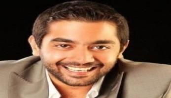 صورة.. أحمد فلوكس يتعرض لوعكة صحية ويدخل المستشفى