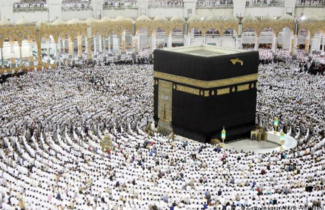 القنصلية السعودية توضح سبب تعليق العمل بتأشيرات العمرة من كل دول العالم