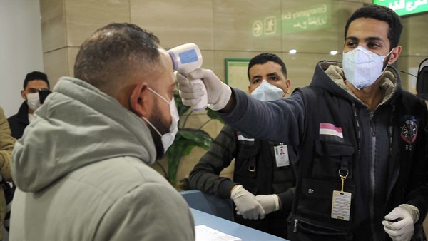 شاهد.. الصحة تكشف حقيقة إصابة مصريين بفيرس الكورونا