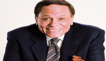 فيديو.. أول رد من عادل إمام على شائعة تدهور حالته الصحية