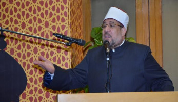 هل تلغي وزارة الأوقاف صلاة الجمعة بسبب كورونا.. مختار جمعة يرد