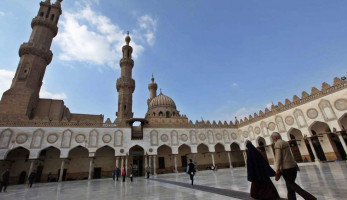 «صلوا في بيوتكم».. «الطيب» يوقف الجمعة وصلاة الجماعة بـ«الأزهر»