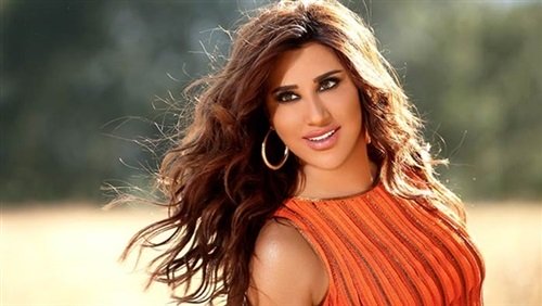 نجوى كرم تحث على الاهتمام بالمناعة والالتزام في المنازل (فيديو)