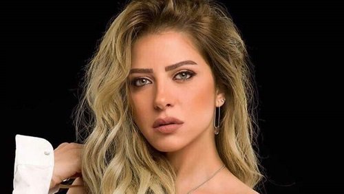 ريم مصطفى تشعل «إنستجرام» بصور من العزل المنزلي