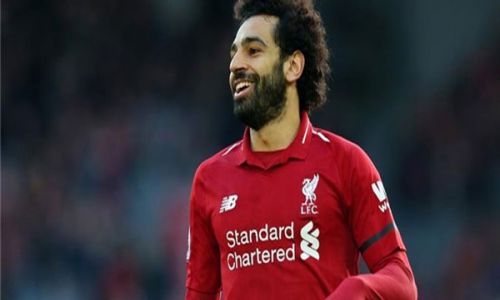 شاهد.. محمد صلاح ينشر صورته في"الجيم" المنزلي